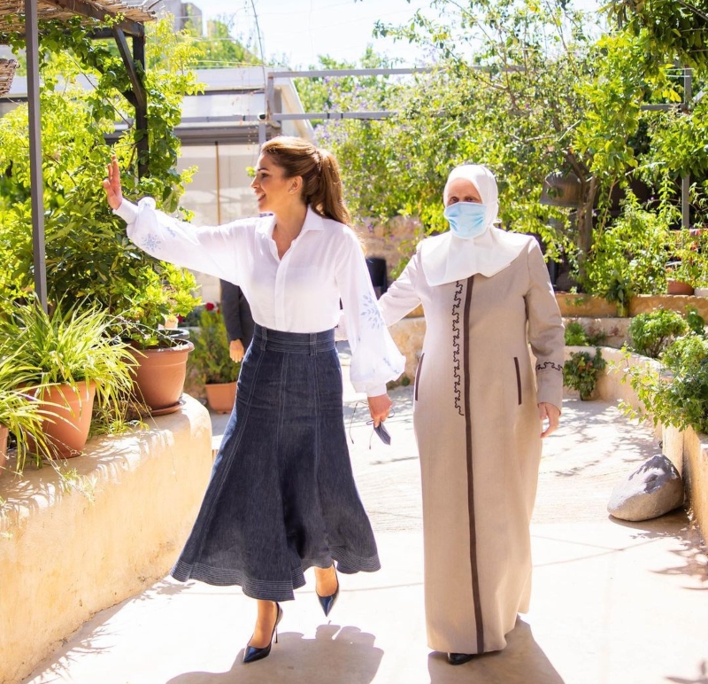 أجمل إطلالات الملكة رانيا العبدلله بمناسبة عيدها الـ 52