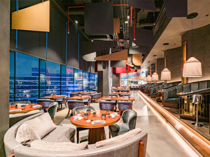 تجربة طعام يابانية فريدة من مطعم أكيرا باك