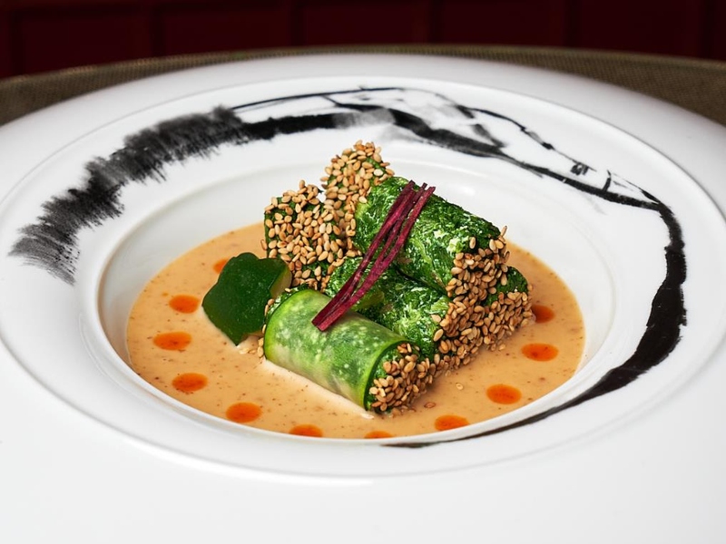 تجربة طعام يابانية فريدة من مطعم أكيرا باك