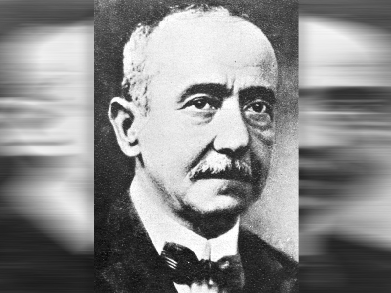 قصيدة عن المعلم للشاعر أحمد شوقي