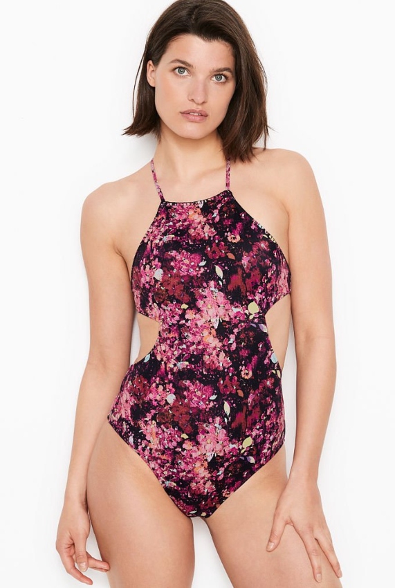 مايوهات سباحة قطعة واحدة 2021 تناسب أجواء الحر الشديد