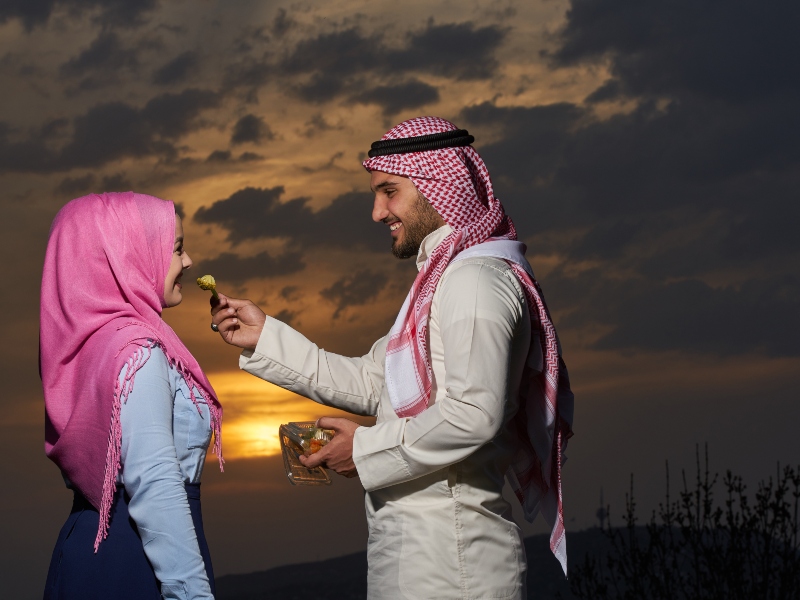 5 إرشادات تقرّبك أكثر من عريسك في شهر رمضان