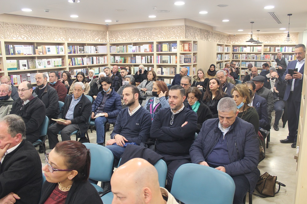 انتصار الوزير "أم جهاد" حفل توقيع رفقة عمر