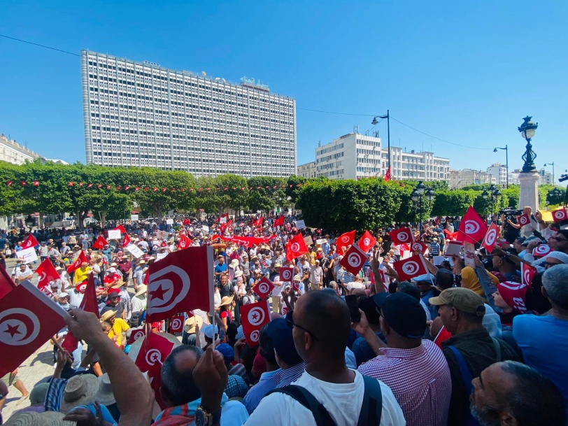مسيرة ضد الاستفتاء على الدستور الجديد في تونس