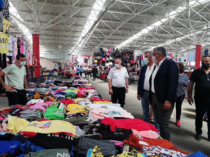 بازار السبت في اسطنبول