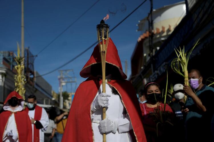 In Pictures: Christians Around the World Celebrate Palm Sunday