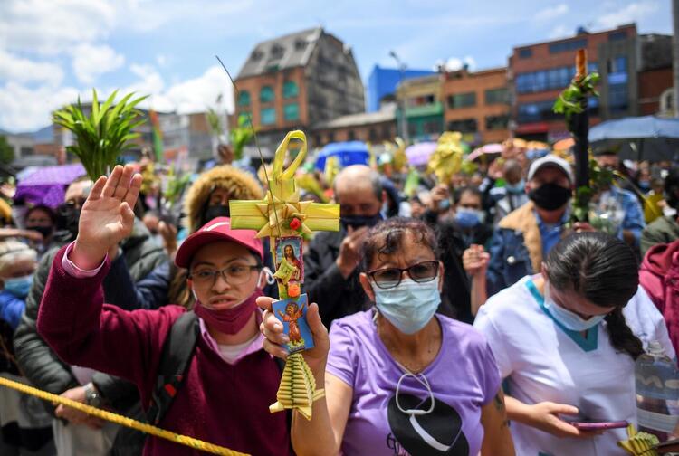 In Pictures: Christians Around the World Celebrate Palm Sunday