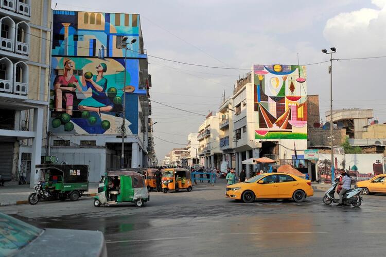 Murals Bring 'Joy' to Baghdad Concrete Jungle (AFP)
