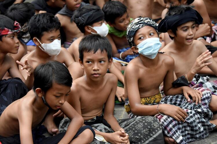 In Pictures: The Balinese Mud Bath Tradition of Mebuug-Buugan