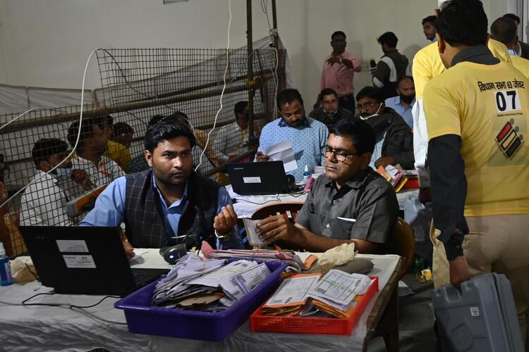 In Pictures: Colors Fly as India Elections Underway