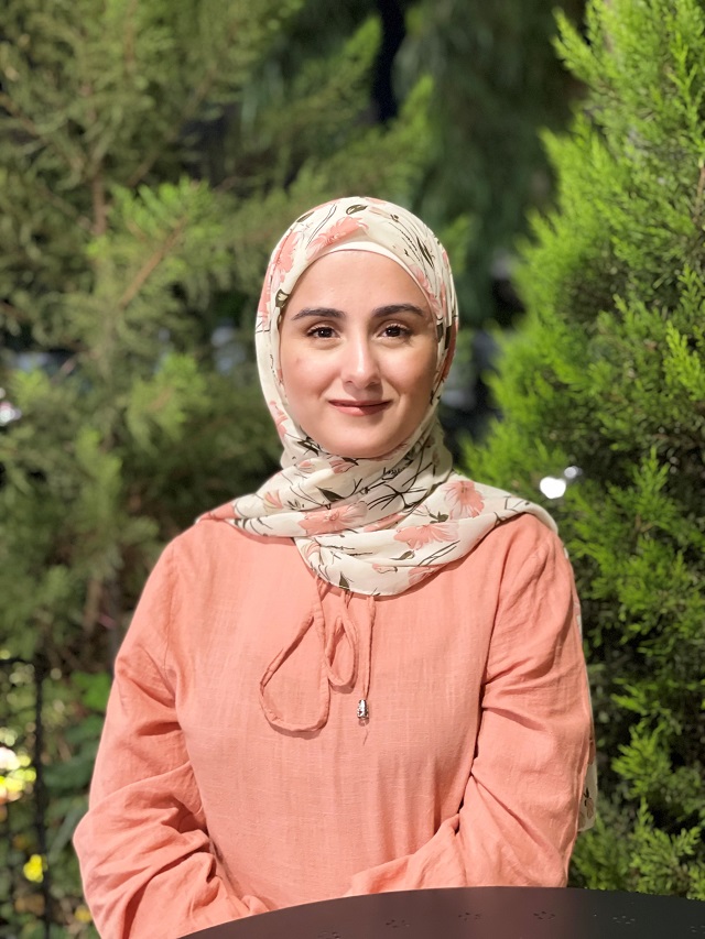نور شموط