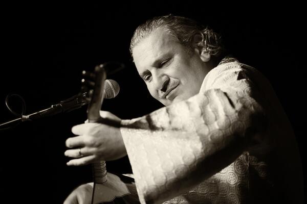 "Ibrahim Keivo presents a spellbinding musical performance"