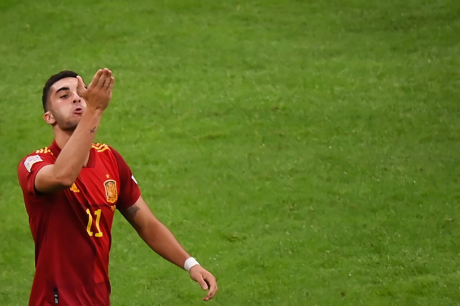 توريس يريد برشلونة لكن سيتي لا يريد كوتينيو