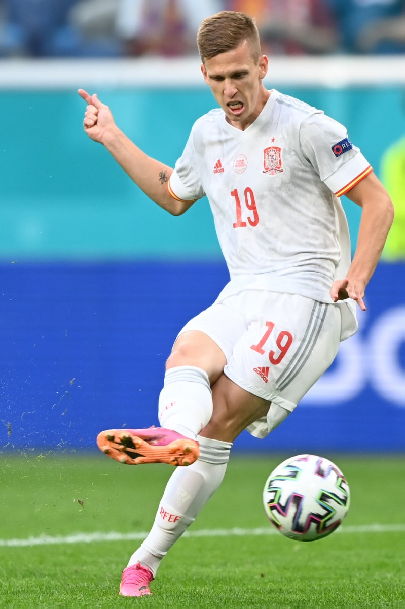 هل سينتقل أولمو إلى برشلونة ؟