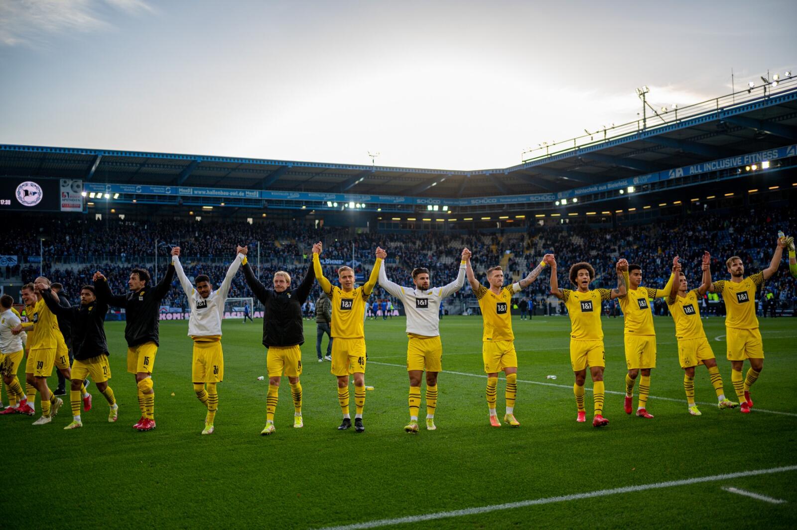 دورتموند يطارد بايرن ميونيخ