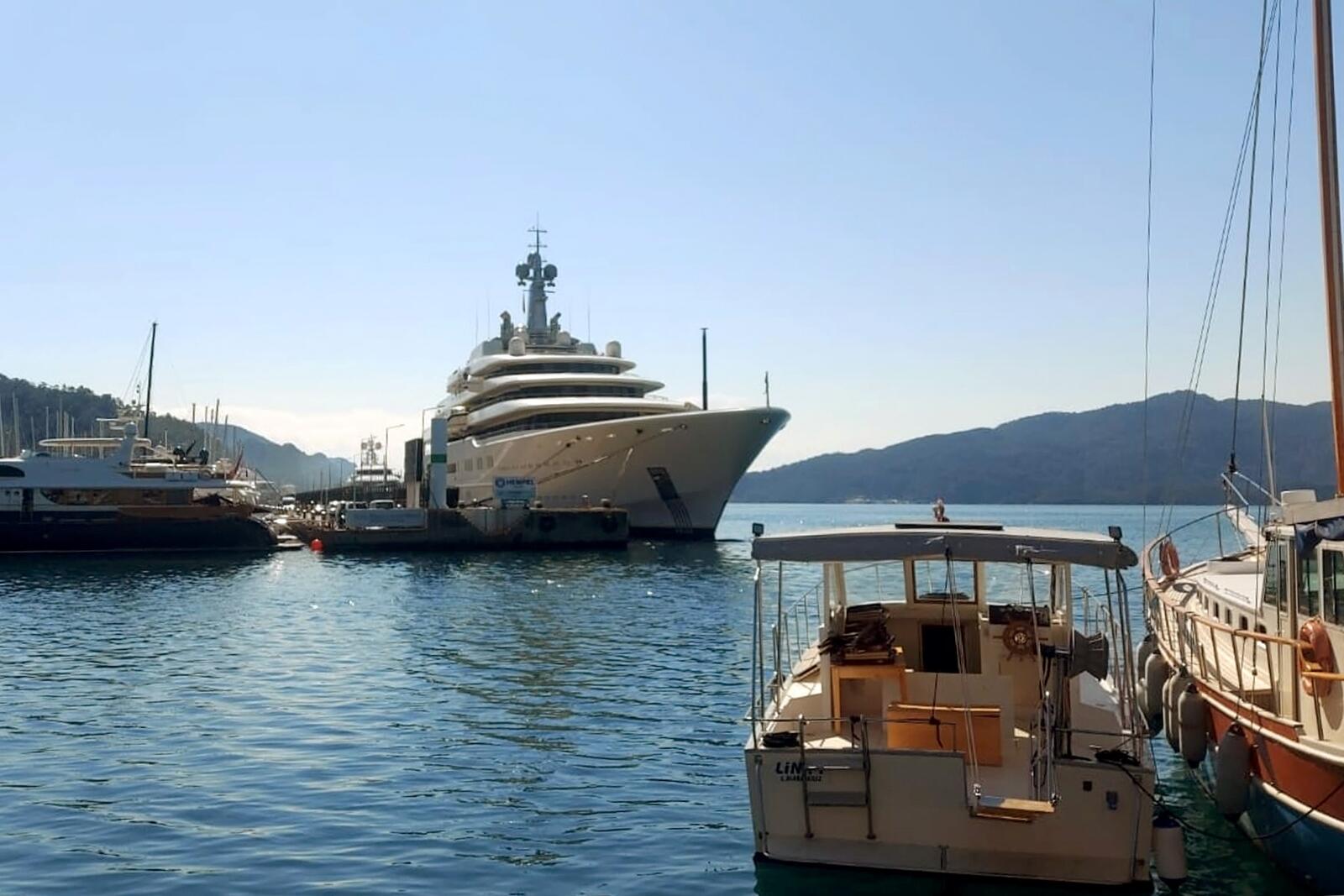 Abramovich yacht (Photo: AFP)