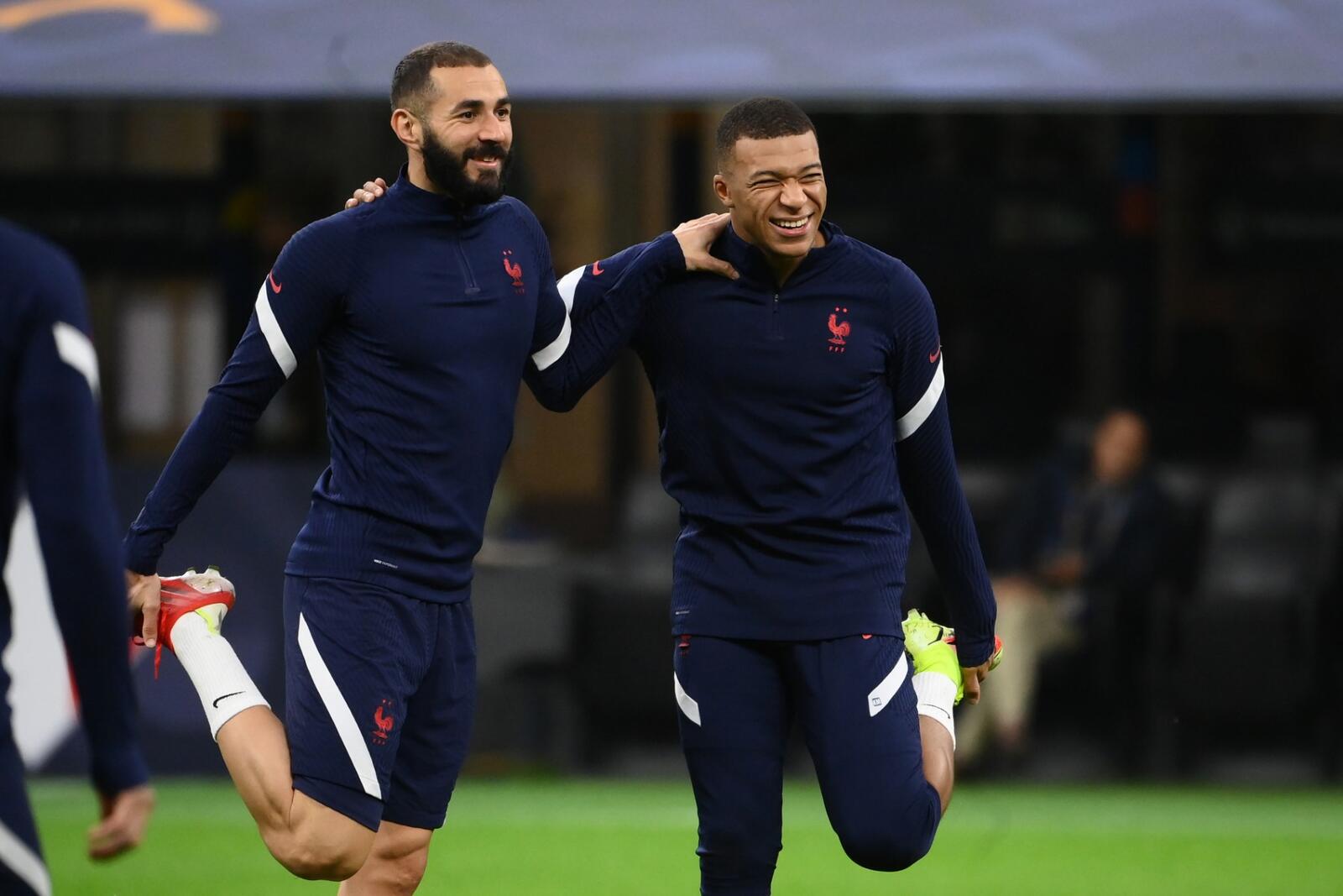 Karim Benzema (L) and Kylian Mbappe (Photo: AFP)