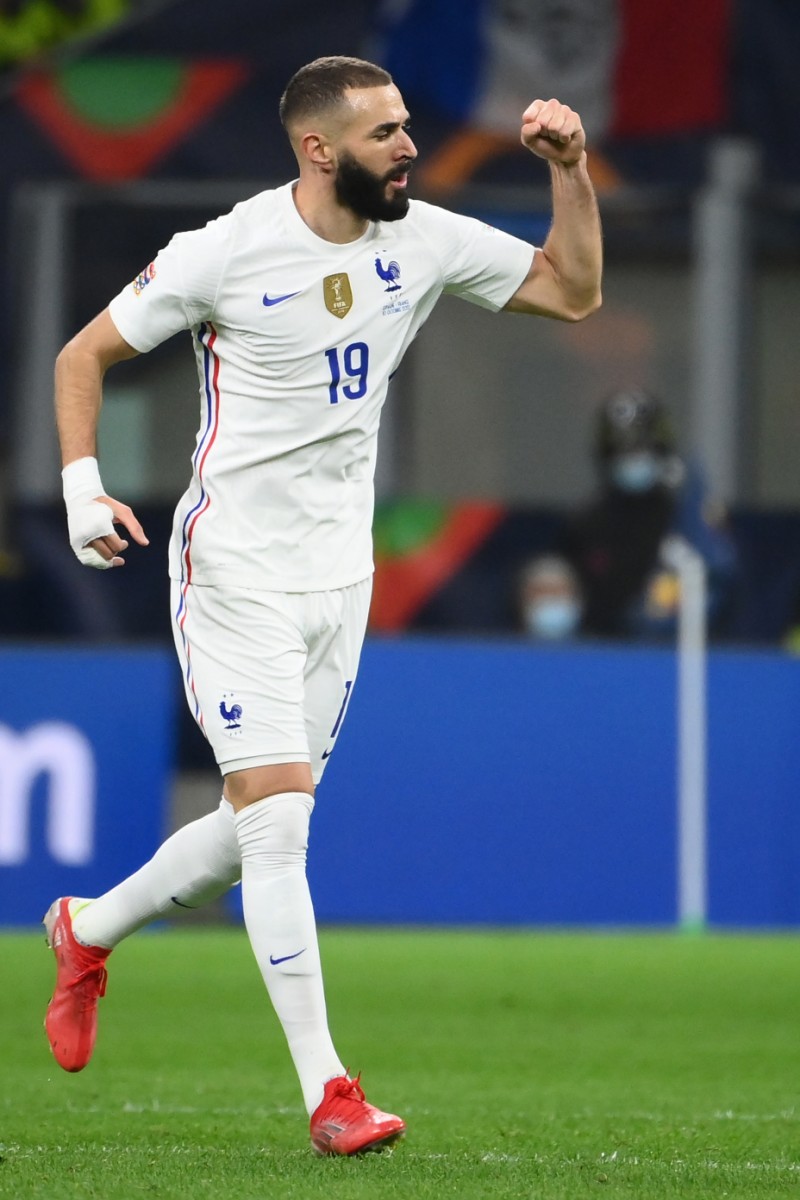 بنزيمة يقود فرنسا للفوز