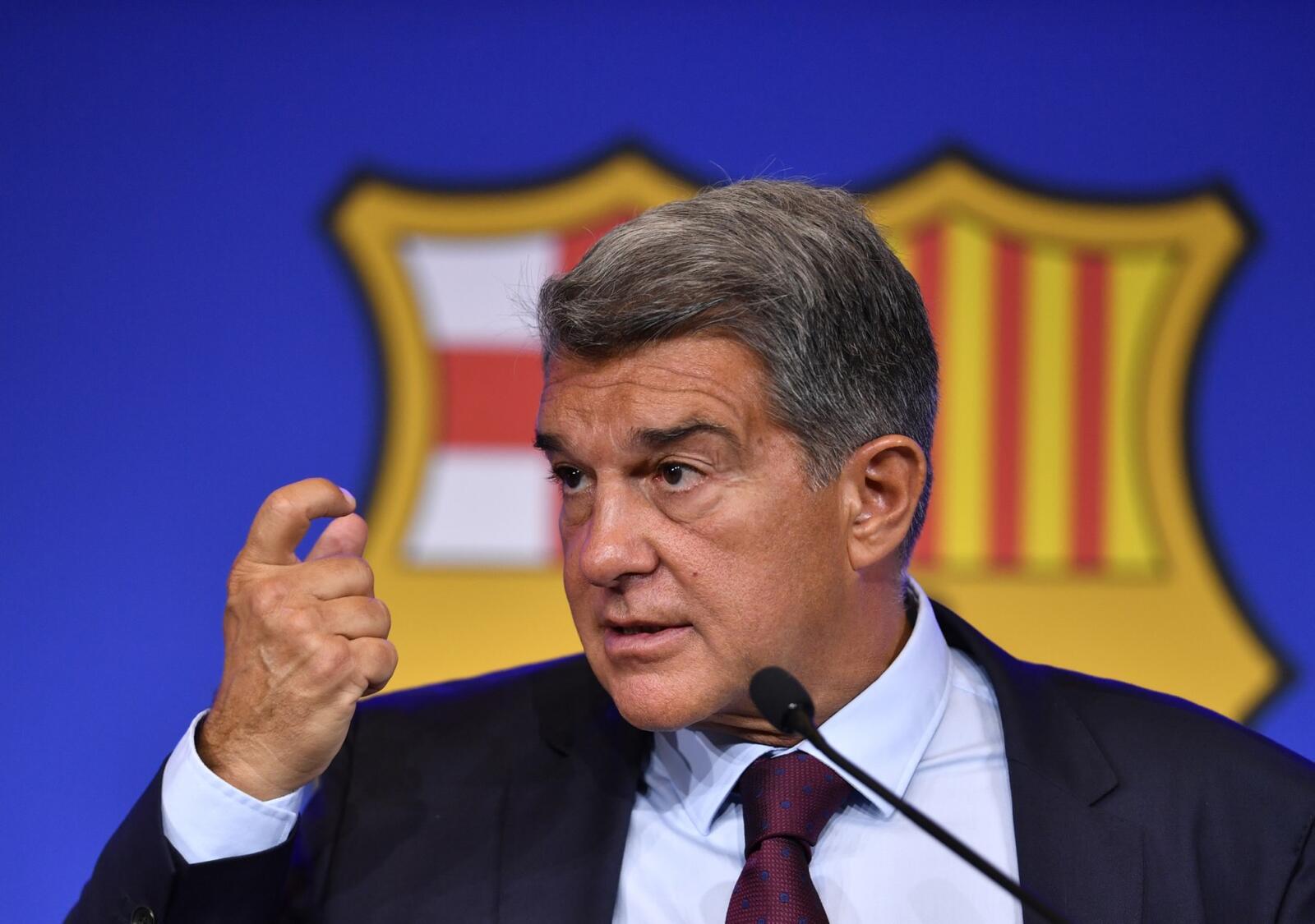 Laporta never told Messi to play for Barcelona for free (Photo: AFP)