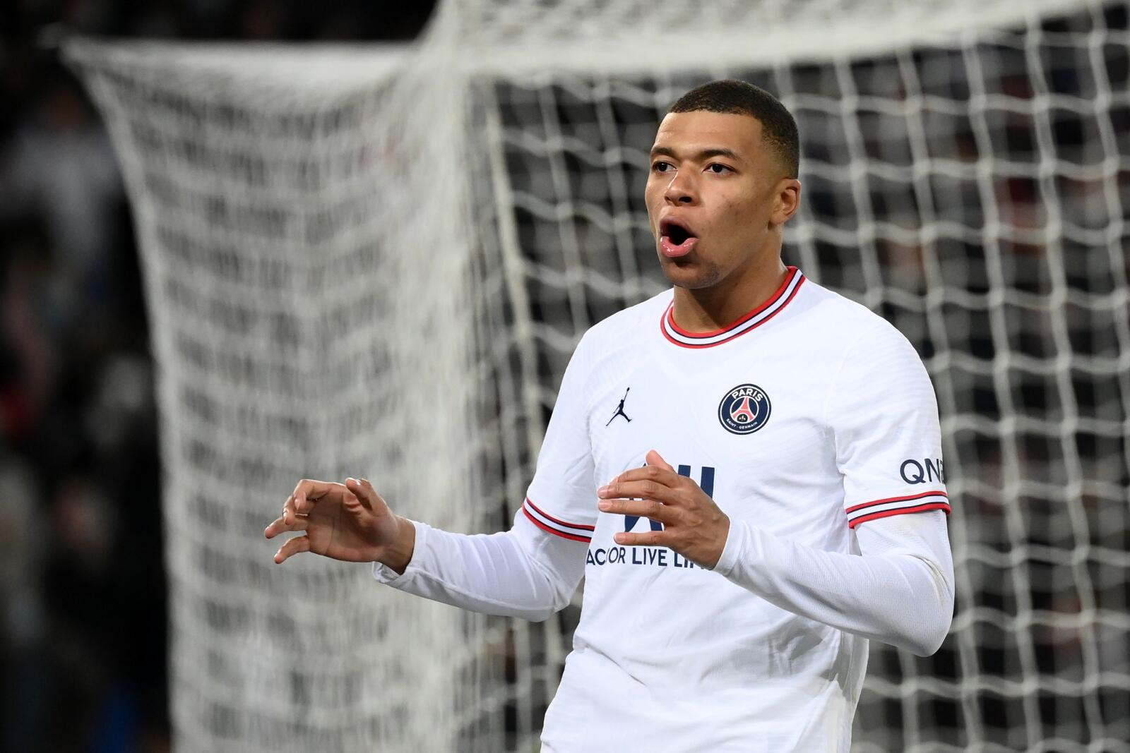 Depay could replace Mbappe at PSG (Photo: AFP)