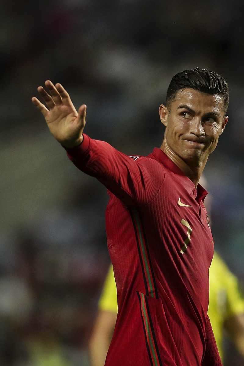 Ronaldo joins Cavani at Man Utd (Photo: AFP)