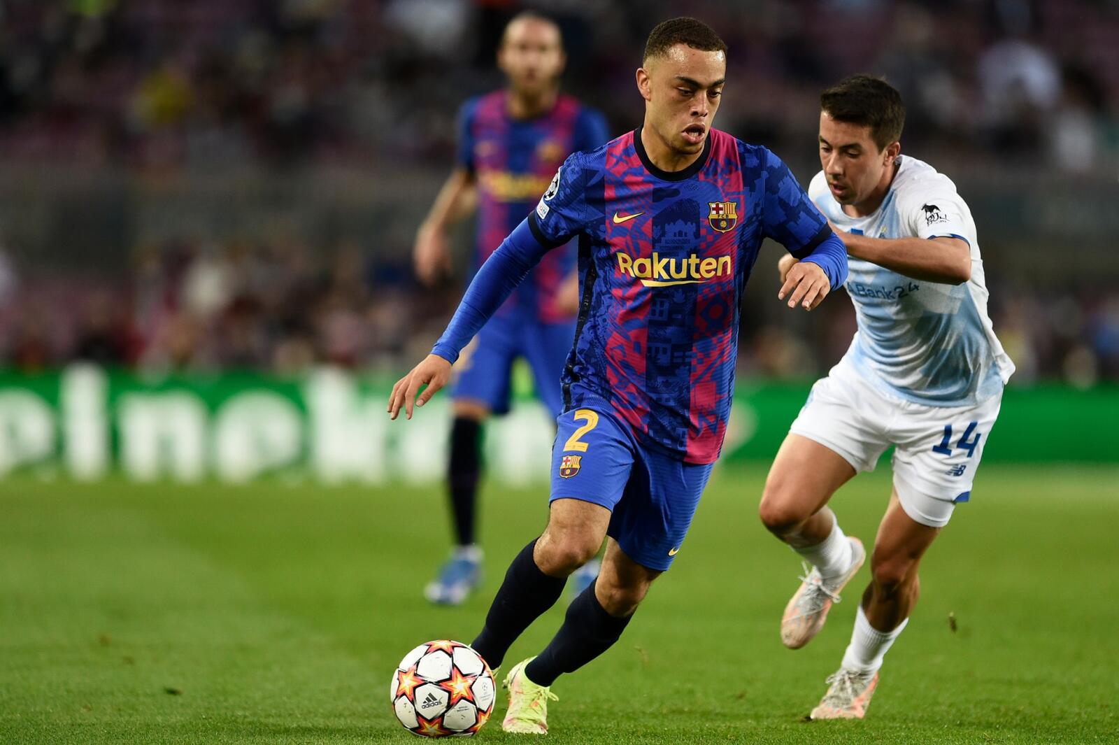 Sergino Dest could be heading to Chelsea (Photo: AFP)