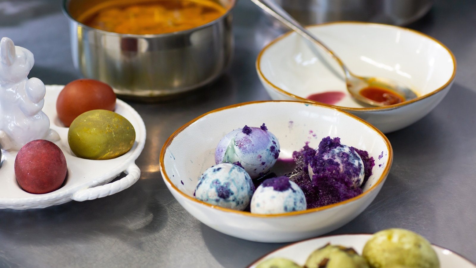 أفكار لتزيين وتلوين بيض عيد الفصح