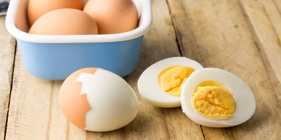 تفسير رؤية البيض المسلوق في المنام للرجل الاعزب