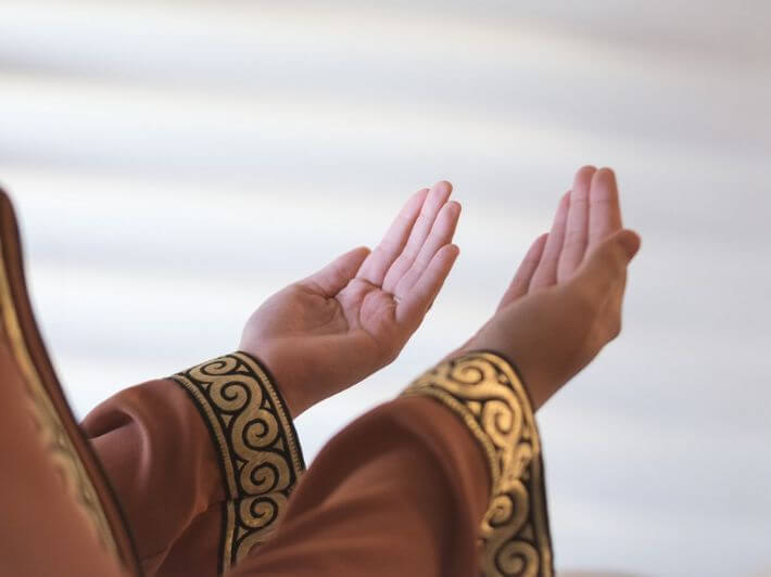 دعاء لوالدتي المتوفية يصلها في قبرها في يوم عرفة