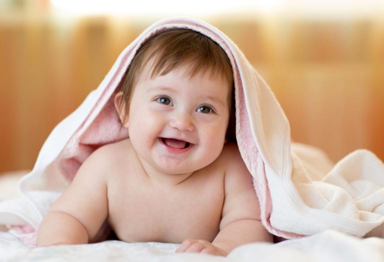 رؤية طفل رضيع في المنام يضحك