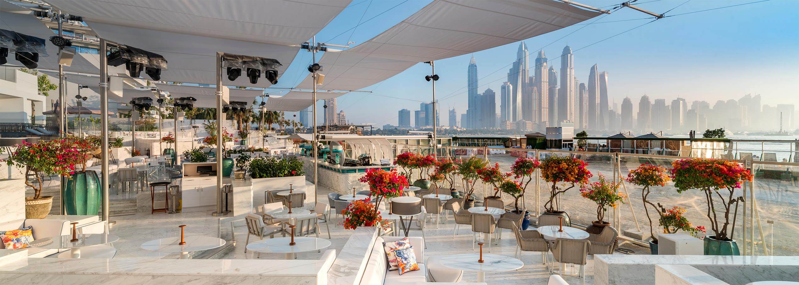 مطعم Praia Dubai Beach Restaurant & Lounge