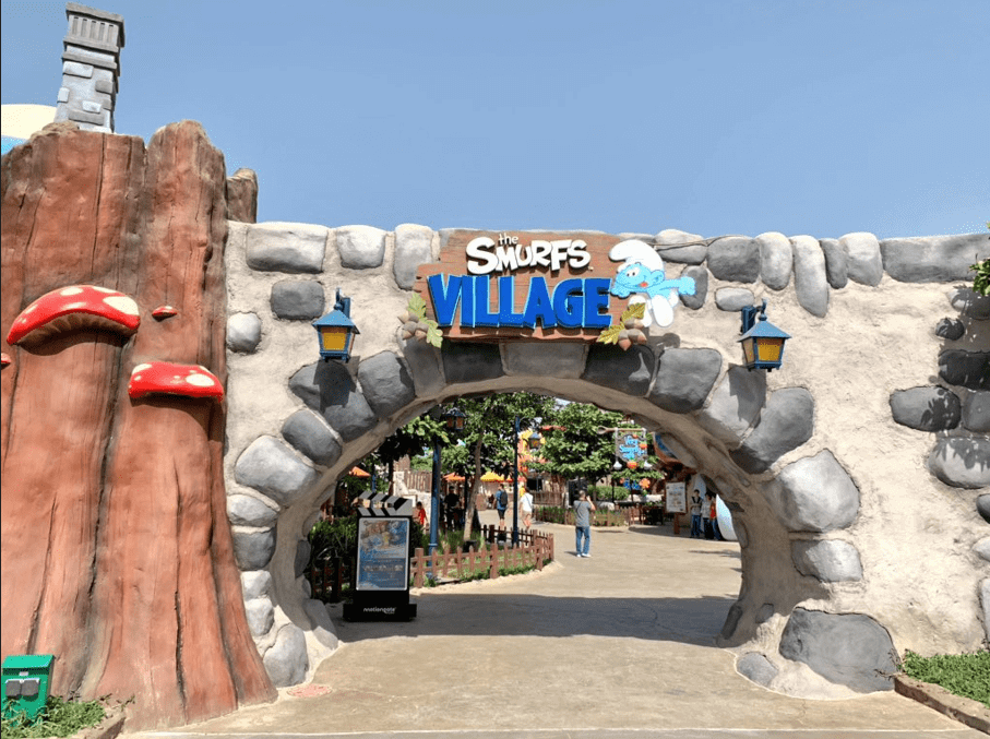 ملاهي قرية السنافر دبي