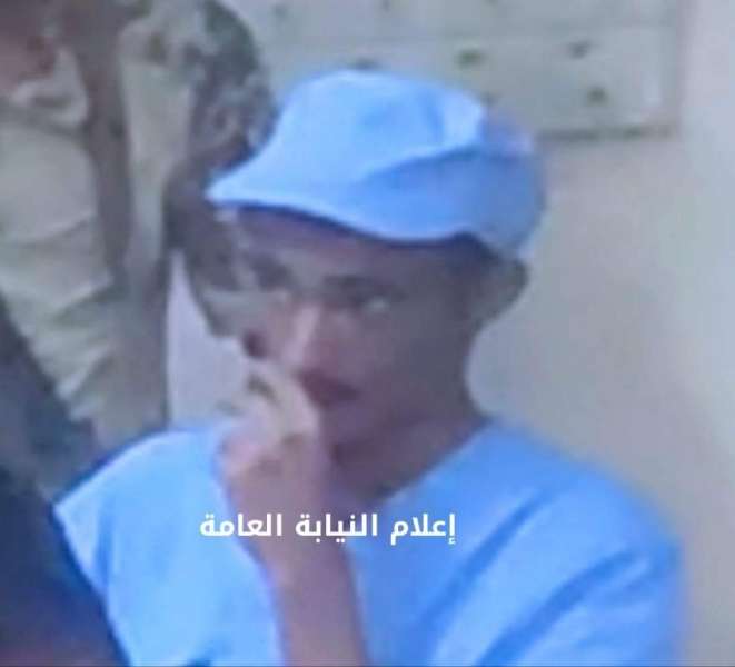 فتاة توب سنتر