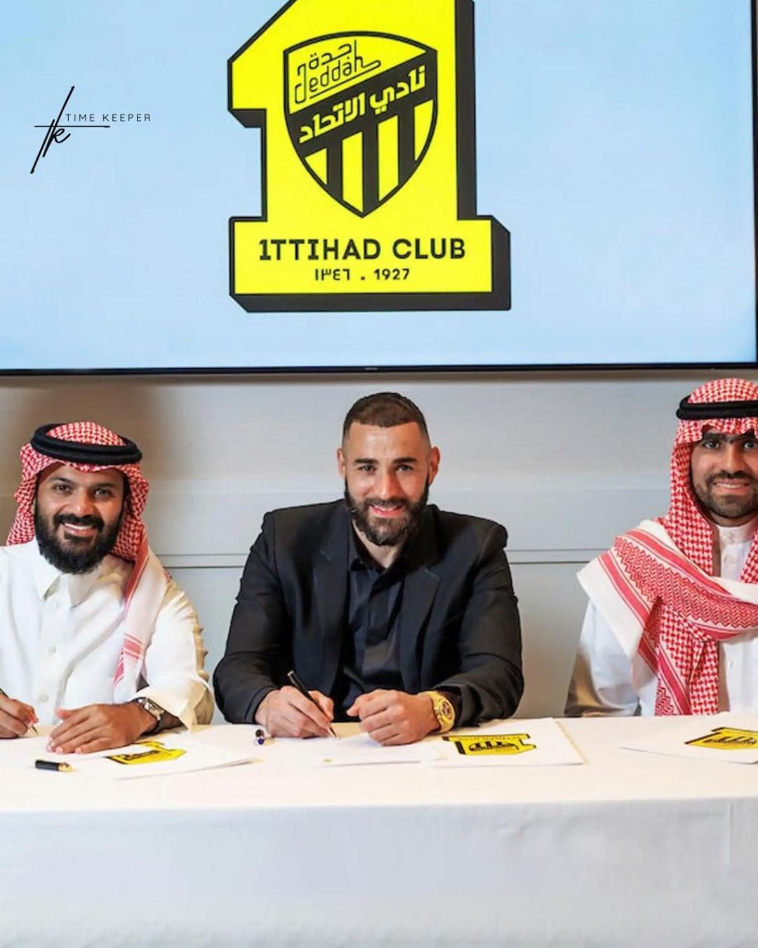 كريم بنزيما يتعاقد مع الاتحاد