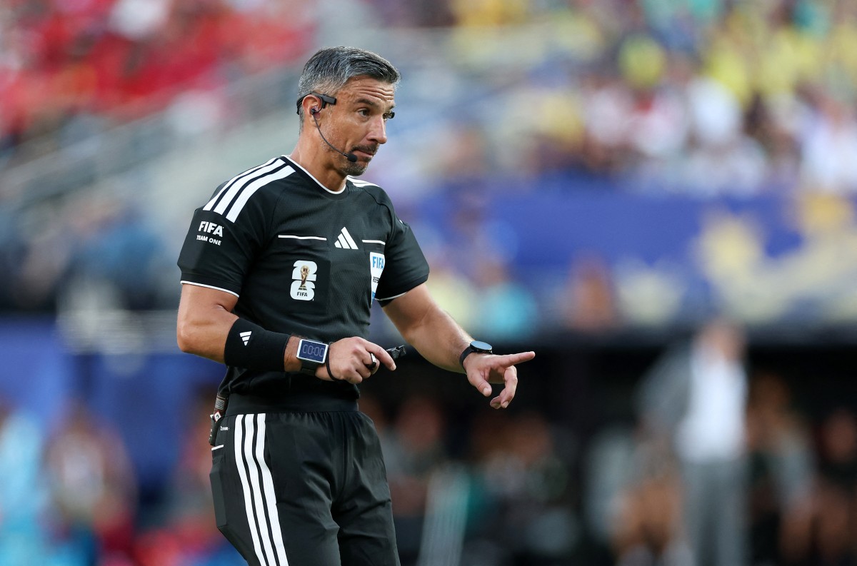 حكم مباراة إسبانيا والأرجنتين في نهائي كأس العالم 2026