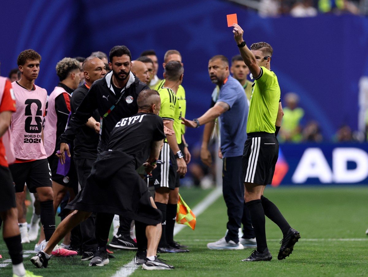 referee François Letexier