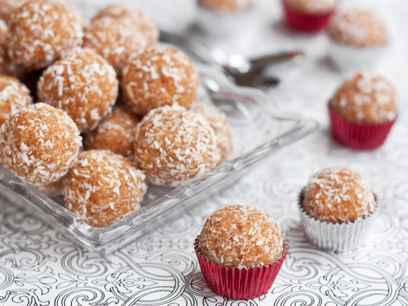 أطباق رمضانية: دجاج مشوي مع البطاطا والزعتر وكرات البسكويت