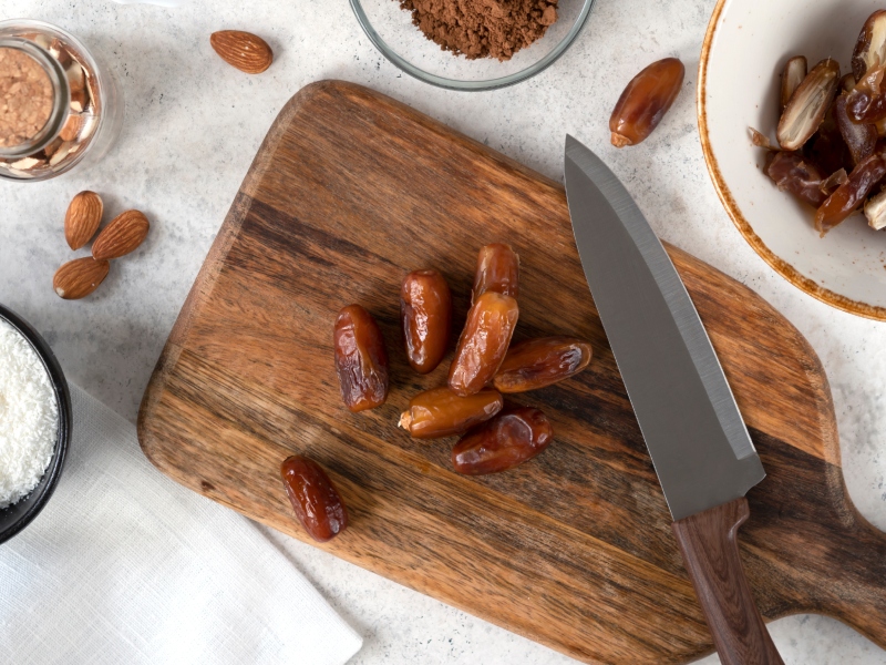 أسهل طريقة لتحضير التمر بالشوكولاتة