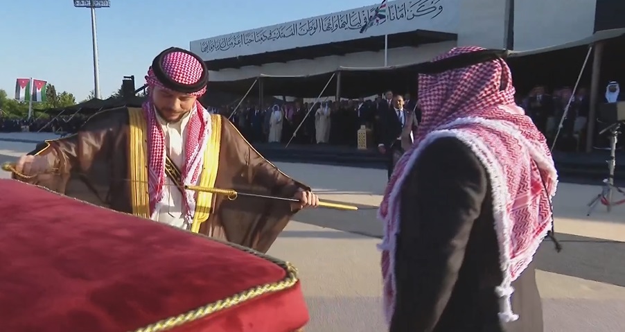 هدية الملك عبدالله للأمير الحسين