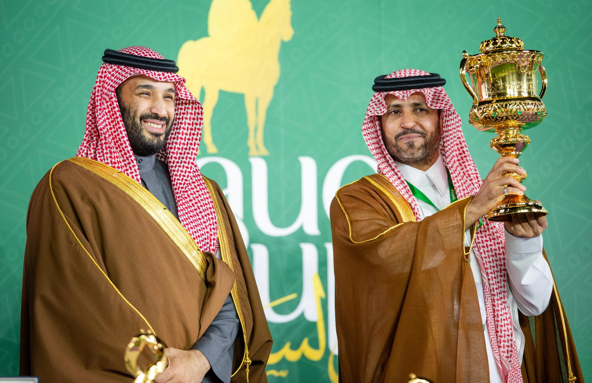 محمد بن سلمان يتوّج شرف الحريري