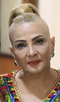 abeer issa bizarre hairdo