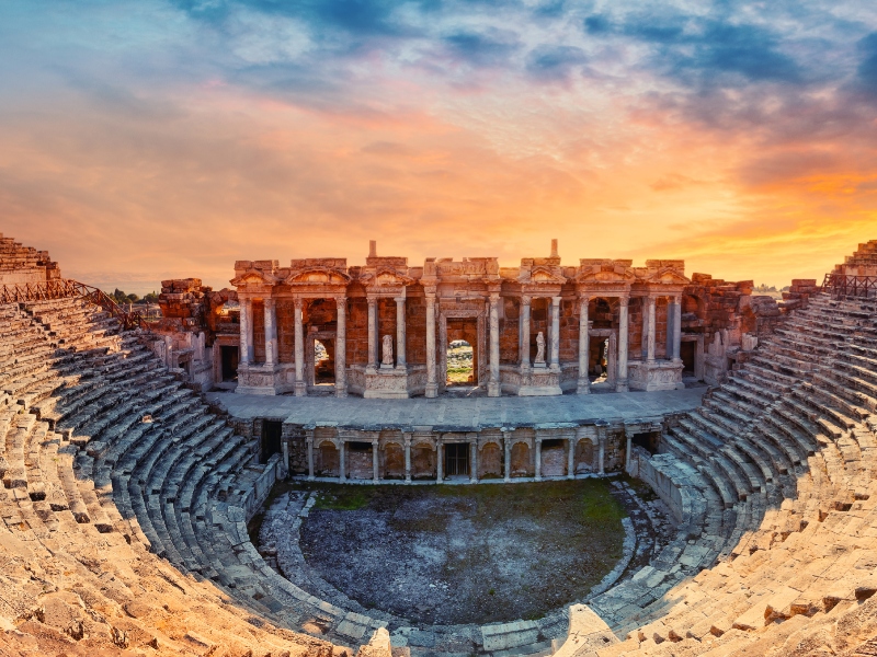 باموكالي مدينة الينابيع الساحرة في تركيا