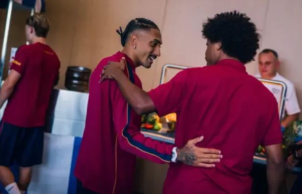 انضمام رافينيا إلى معسكر برشلونة التحضيري 2026