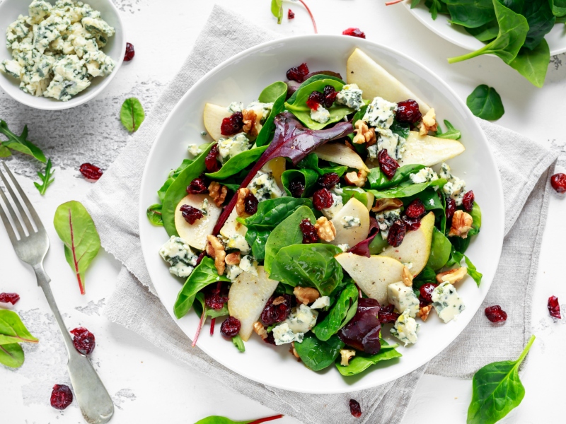 أطباق رمضانية: سلطة الجرجير، شوربة الكوسا والشوكولاتة بالفستق