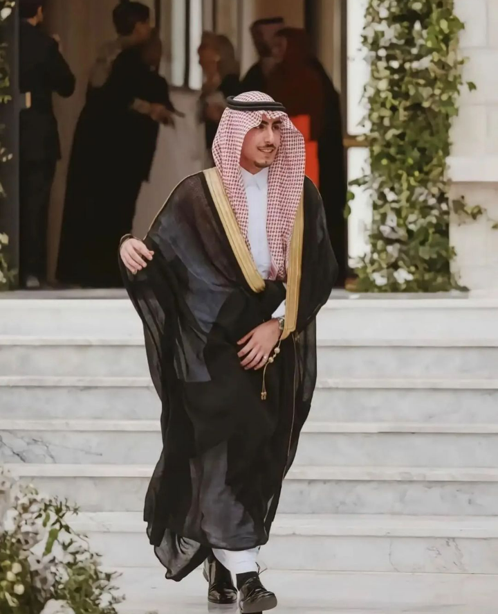 الأمير عبدالعزيز بن نواف بن مشعل بن سعود