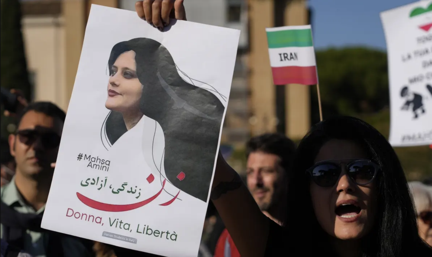 مهسا أمني إيران