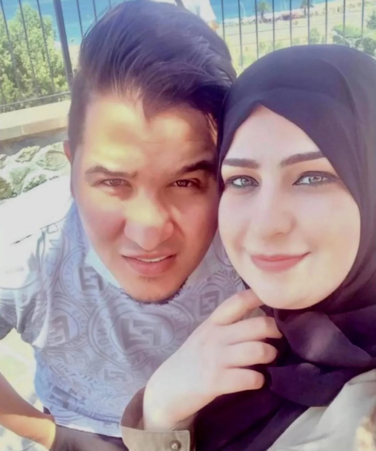 محمد عدنان وزوجته 