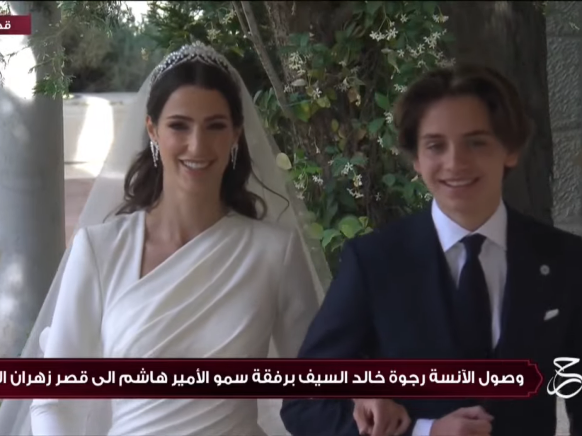 فستان زفاف رجوة