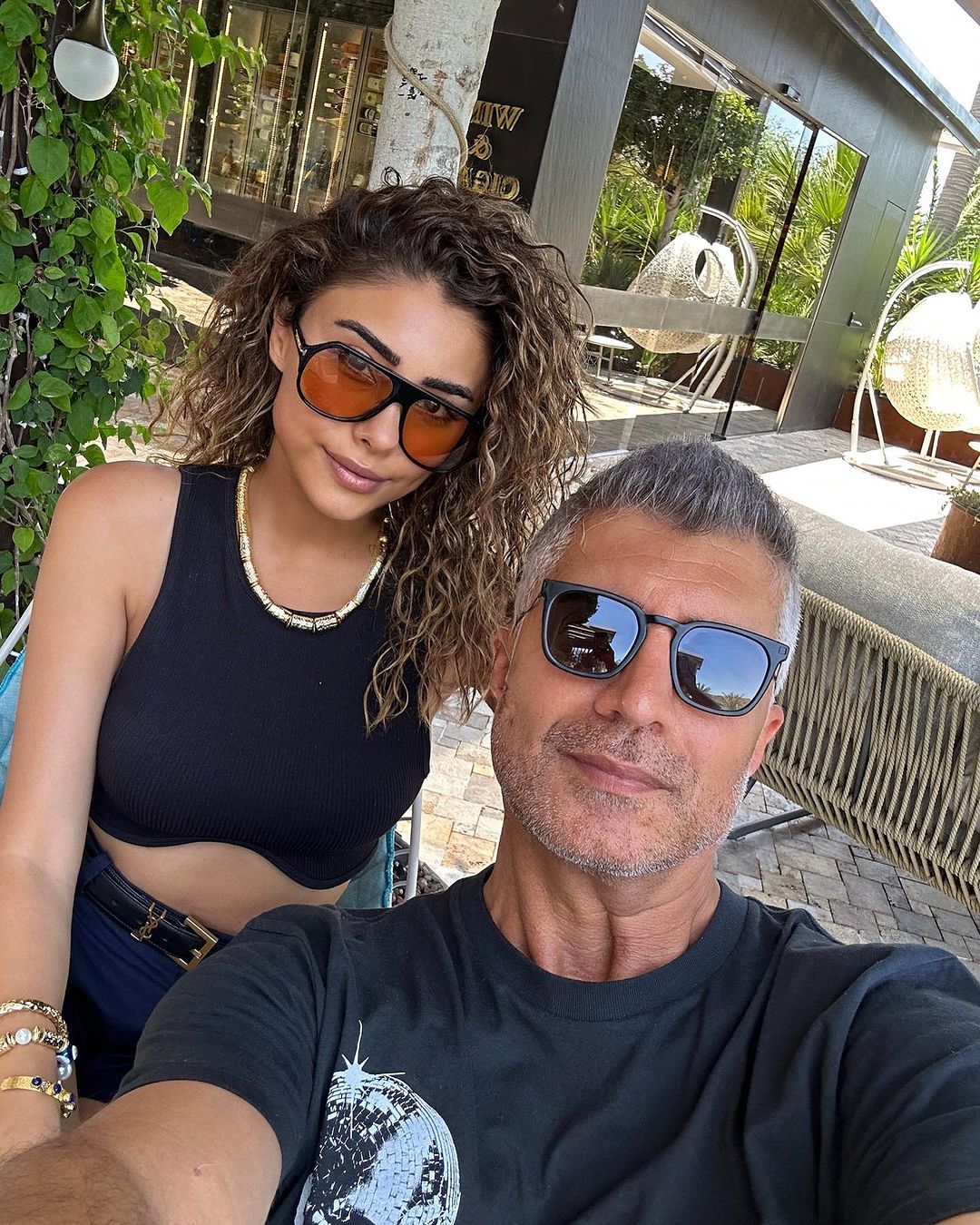 Özcan Deniz'in eşi Samar Dadgar, hamile olduğu gerekçesiyle Kıbrıs'taki konserine katılmaktan men edildi