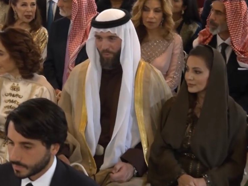 الأميرة هالة النور بنت هاشم تخطف الأنظار بإطلالة سعودية